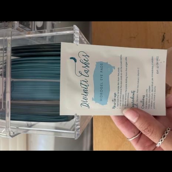 Everything you need to start LASHING - Picture 7 of 9